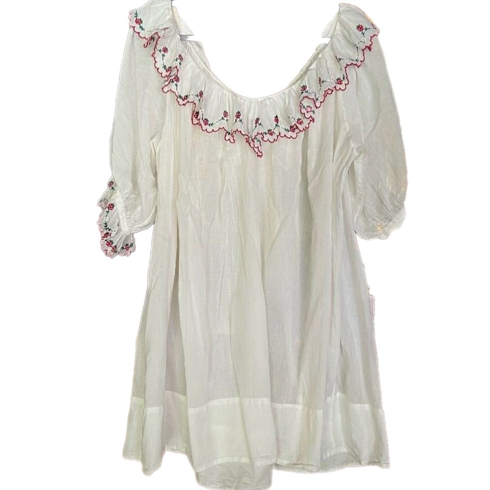 Don’t buy-ISO Doen night gown 🍓🍓🍓 size s,m or L